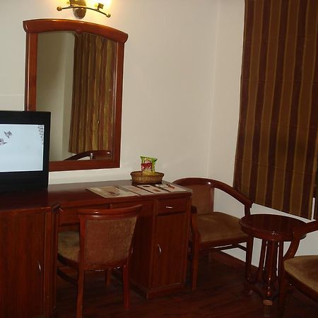 J'S Inn New Delhi Exterior photo